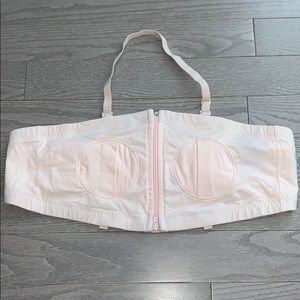 EUC Simple Wishes adjustable pumping bra, size L.